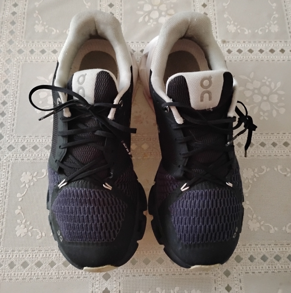 On Running Black and Gray Athletic Shoes - Picture 8 of 16
